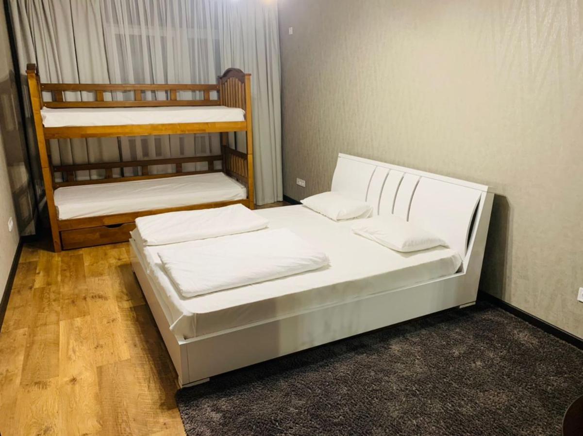 Apartment Voskresenska 18 , Парковые Озера 키예프 외부 사진