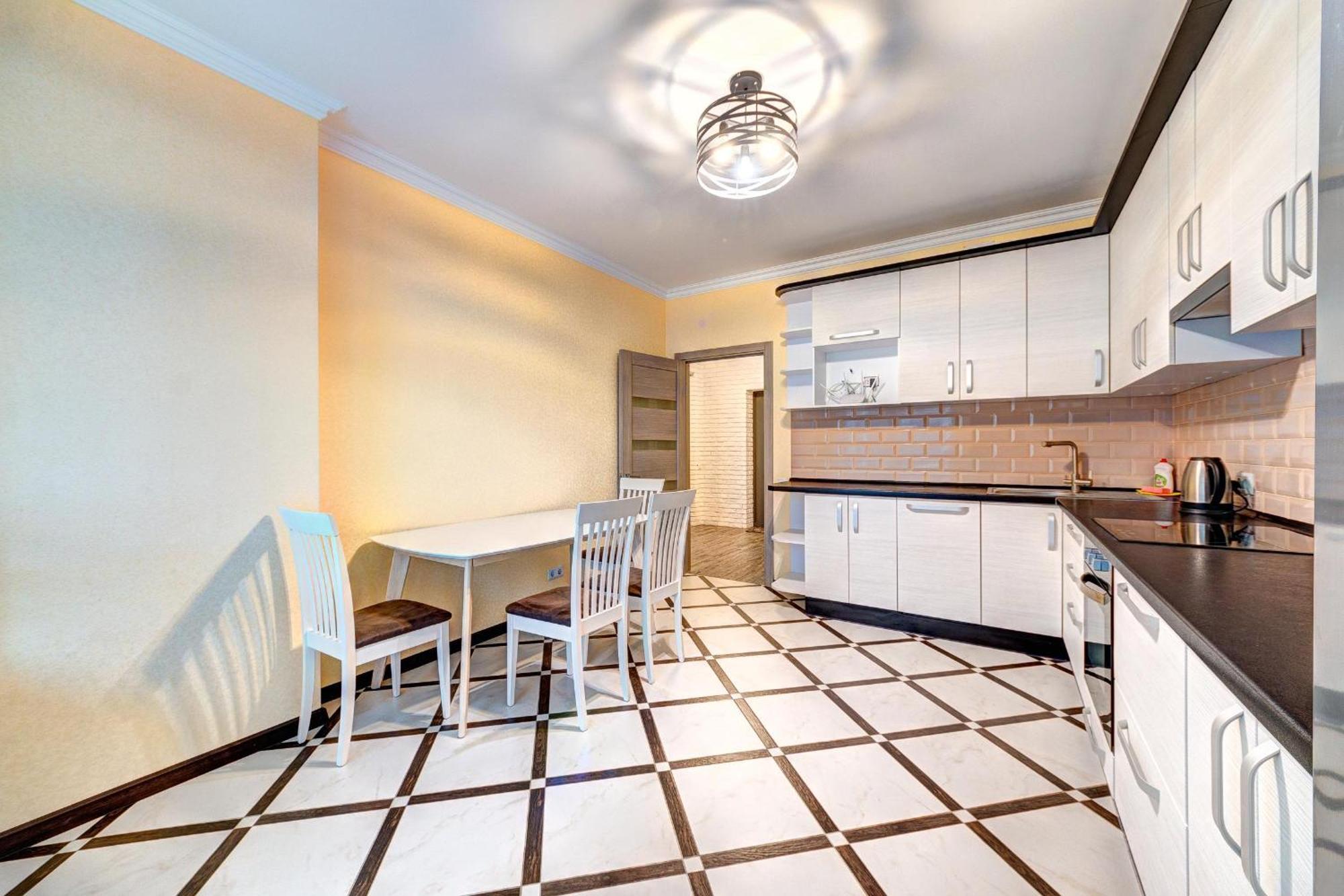 Apartment Voskresenska 18 , Парковые Озера 키예프 객실 사진