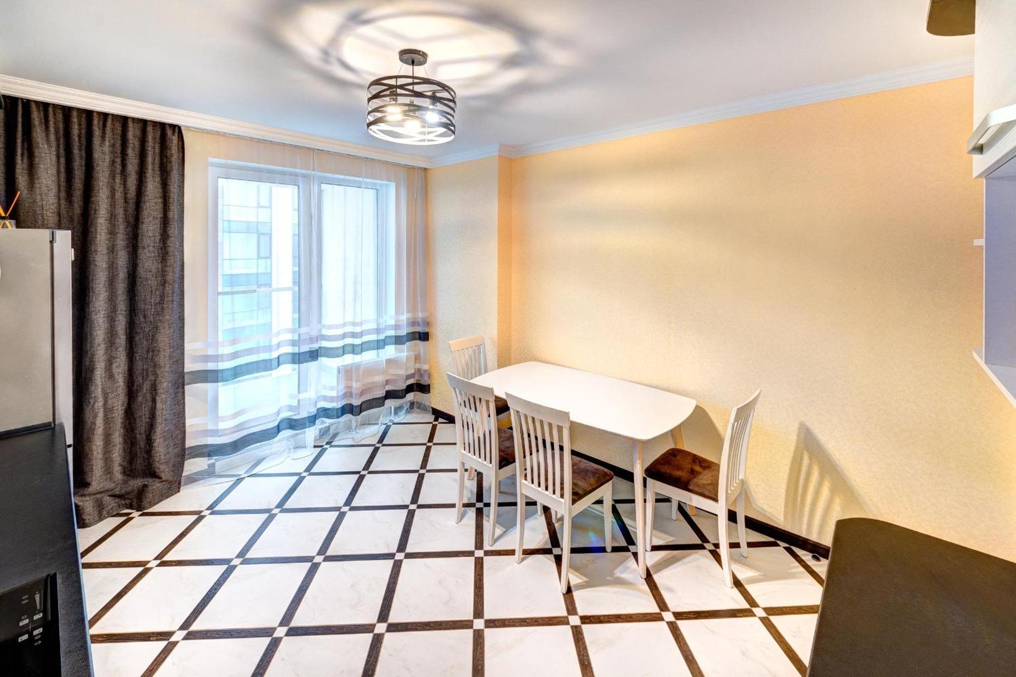 Apartment Voskresenska 18 , Парковые Озера 키예프 객실 사진