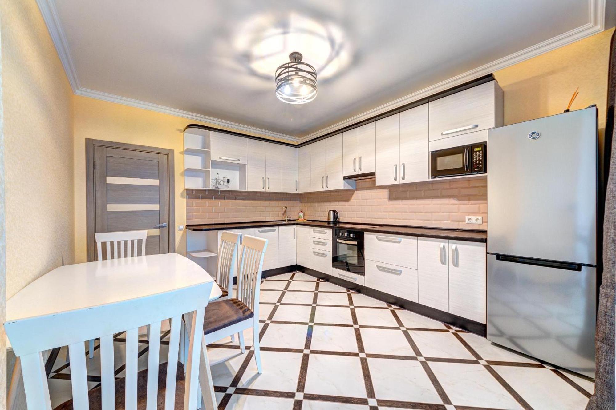 Apartment Voskresenska 18 , Парковые Озера 키예프 객실 사진