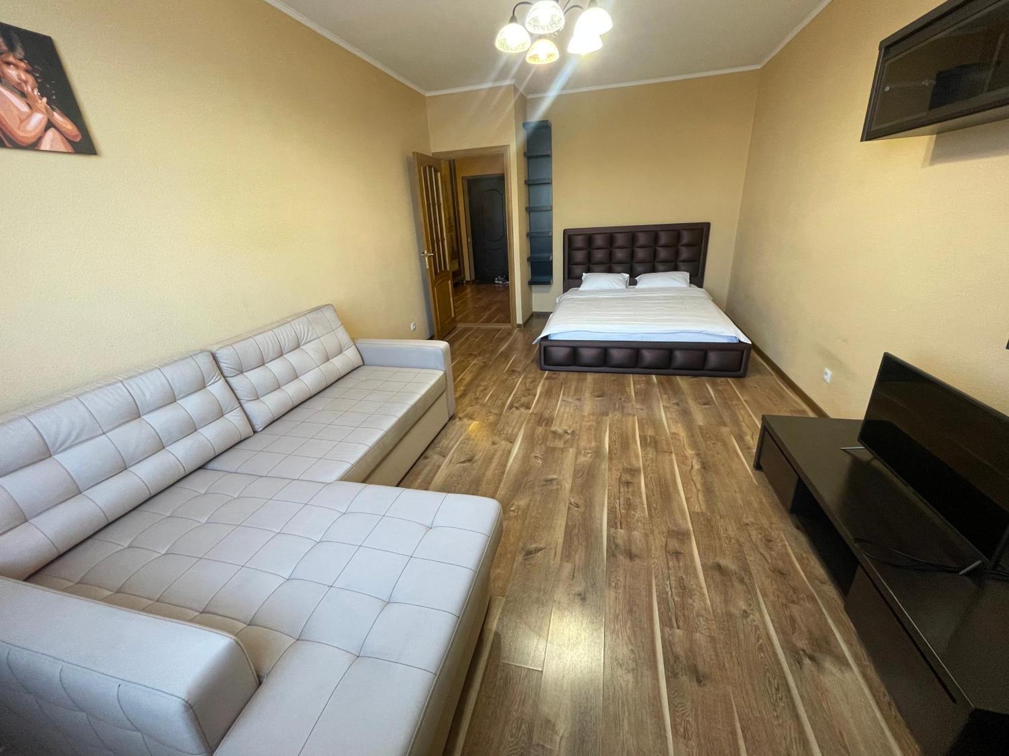 Apartment Voskresenska 18 , Парковые Озера 키예프 객실 사진
