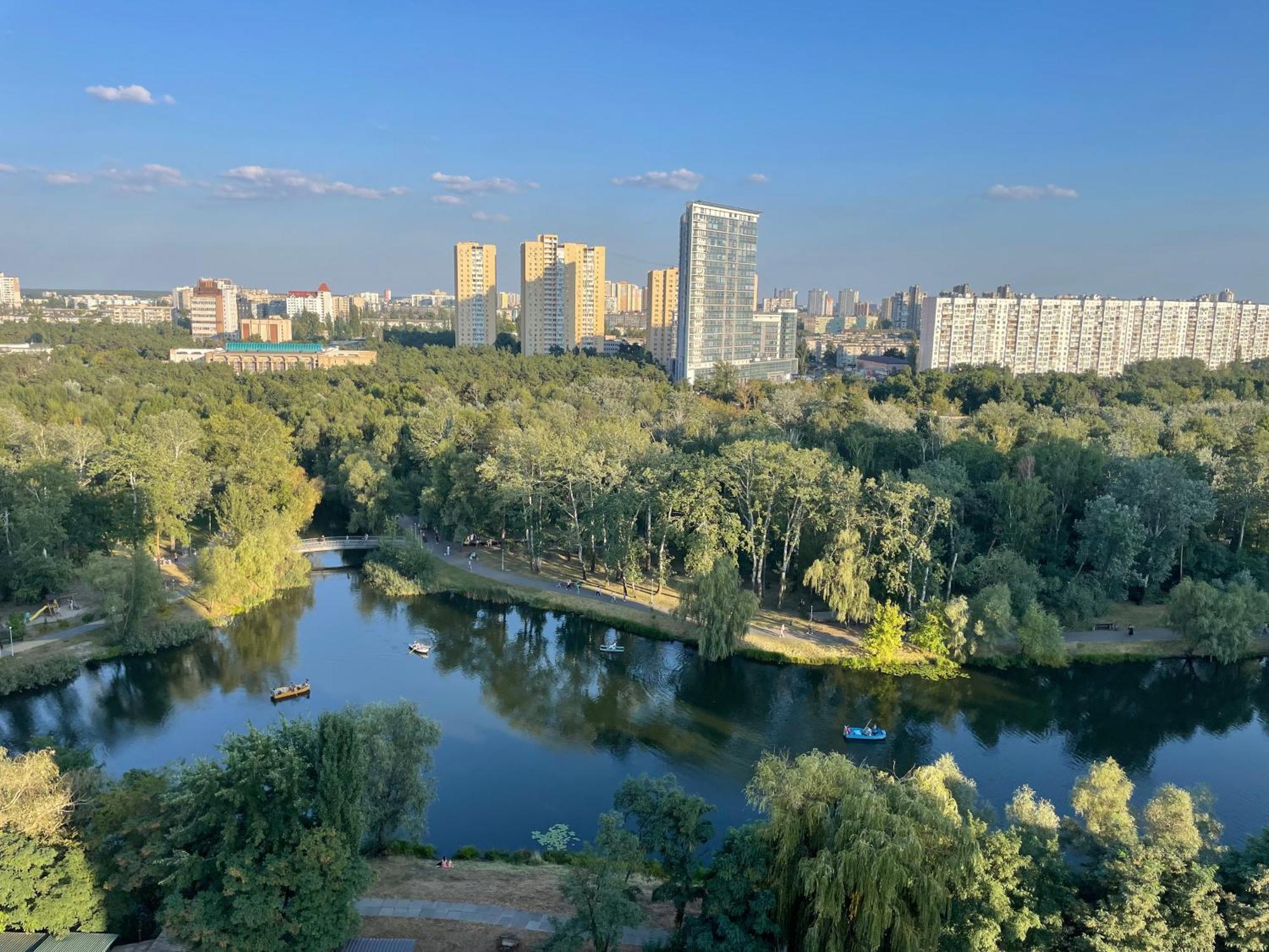 Apartment Voskresenska 18 , Парковые Озера 키예프 객실 사진