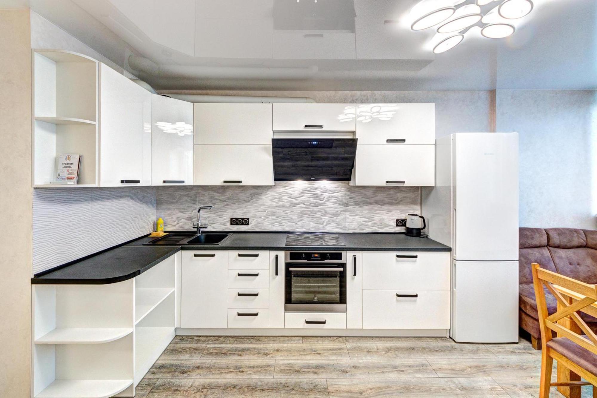 Apartment Voskresenska 18 , Парковые Озера 키예프 객실 사진