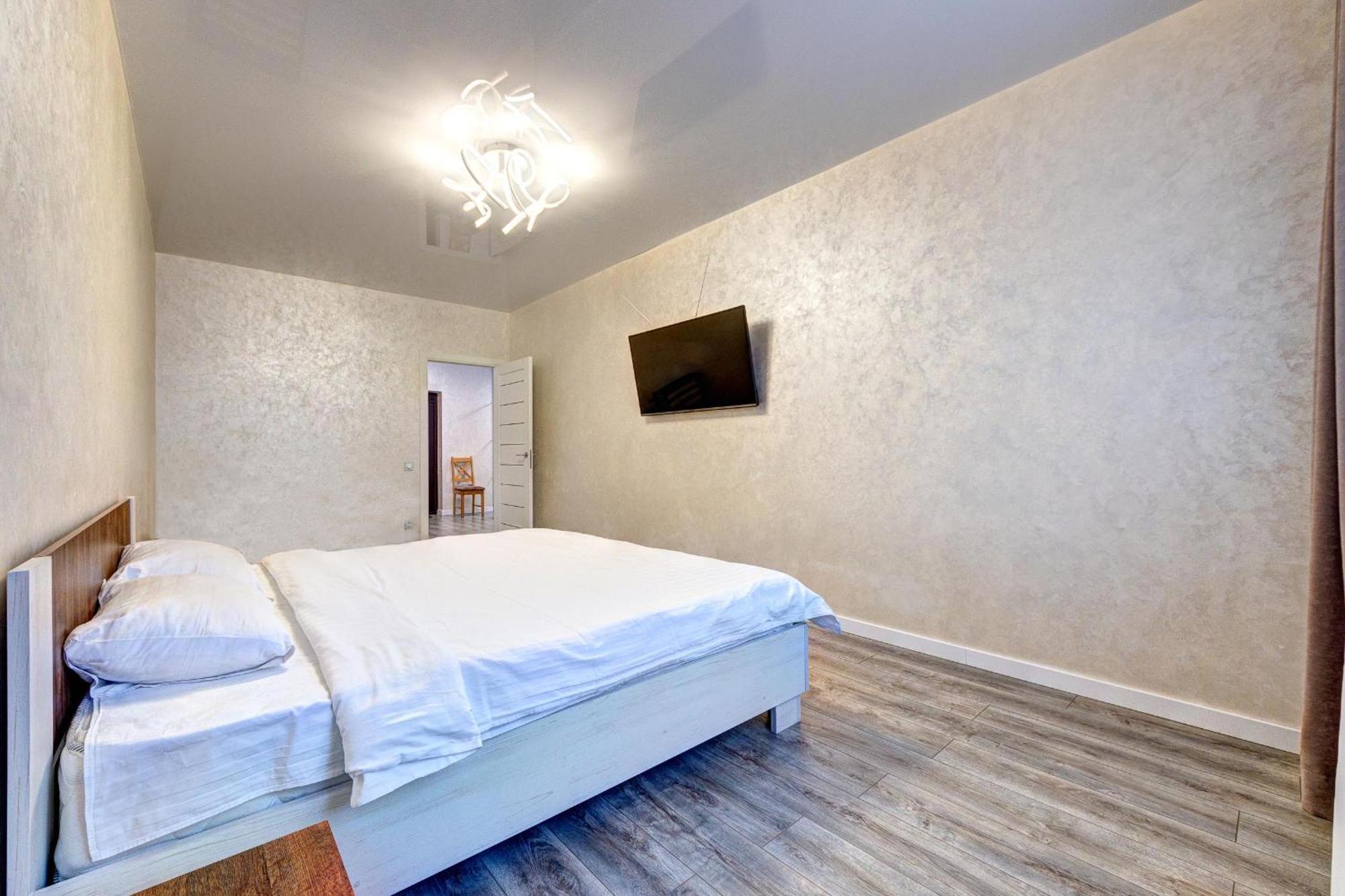Apartment Voskresenska 18 , Парковые Озера 키예프 객실 사진